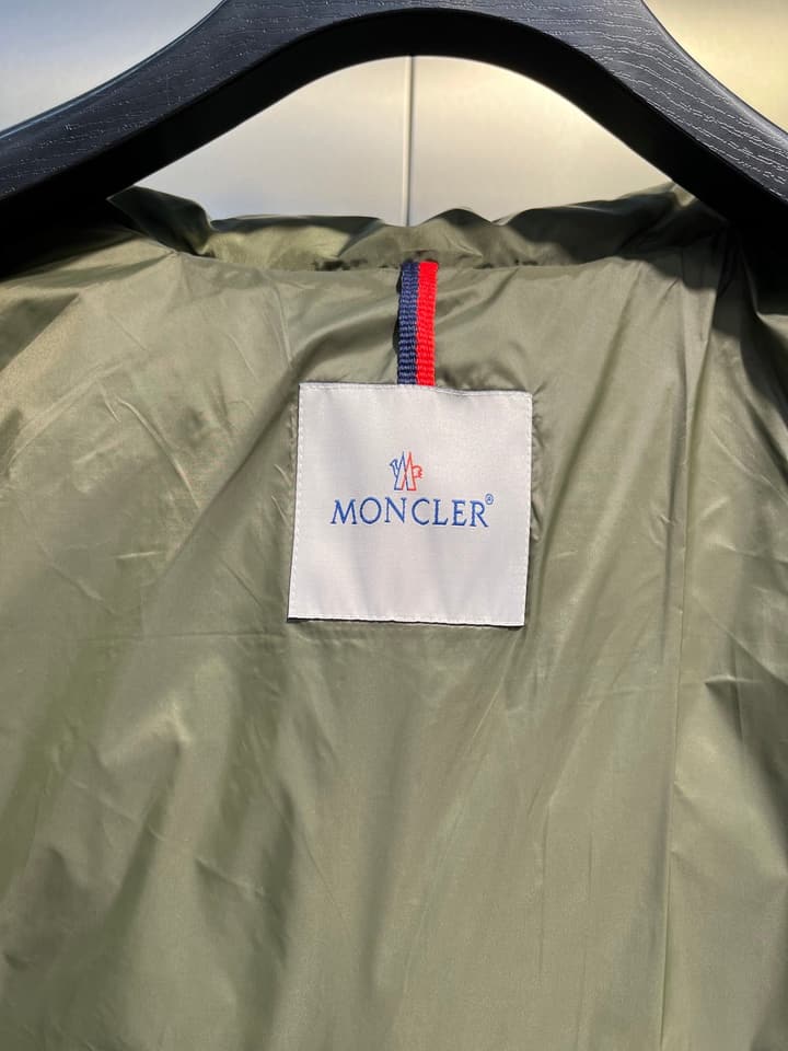 Moncler Maya Matte Down Jacket – Autumn/Winter Collection in Black