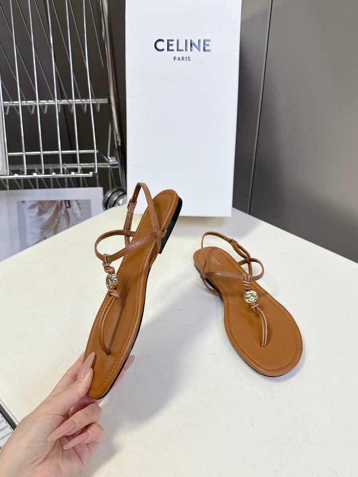 Celine Triomphe T-Strap Flat Sandals – Spring/Summer Collection in Black