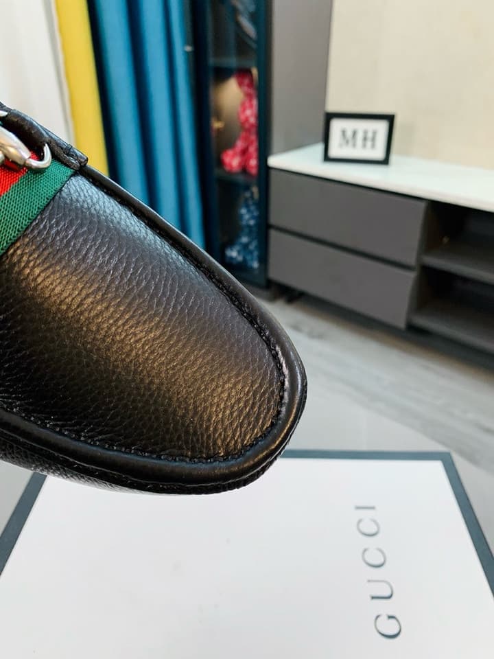 Gucci Men's Embossed Leather Driving Shoes in Brown Leather Loafer