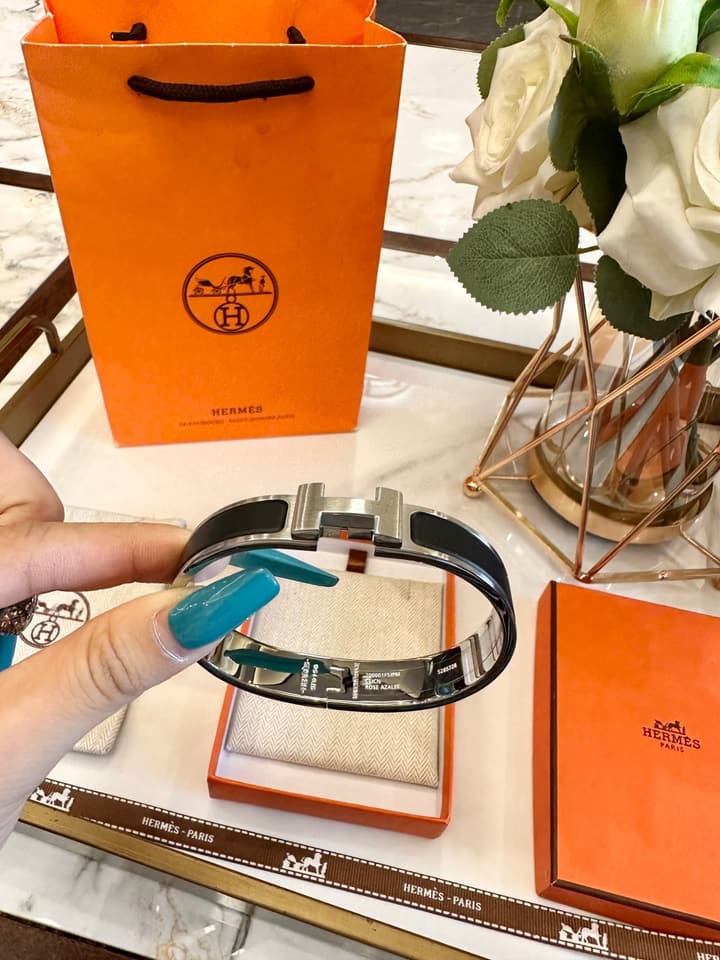 Hermès H-Letter Oval Enamel Bracelet – 2024 Collection in Gold