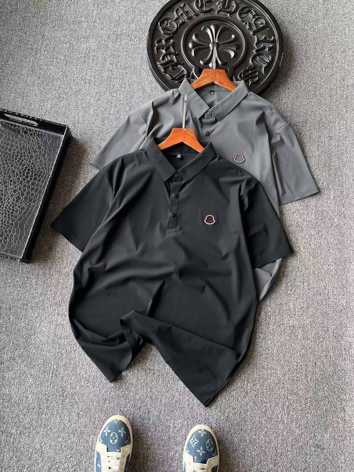 Moncler Seamless Business Casual Polo Shirt in Grey