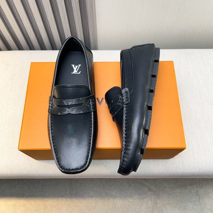 Louis Vuitton Pebbled Leather Driving Shoes in Black Textured Leather