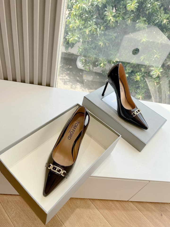 TOM FORD Pointed Toe High Heels – 2024 Autumn/Winter Collection in Crisp Black Patent