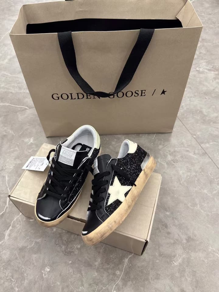 Golden Goose Superstar Distressed Sneakers – 2024 New Style in Black Suede With White Star