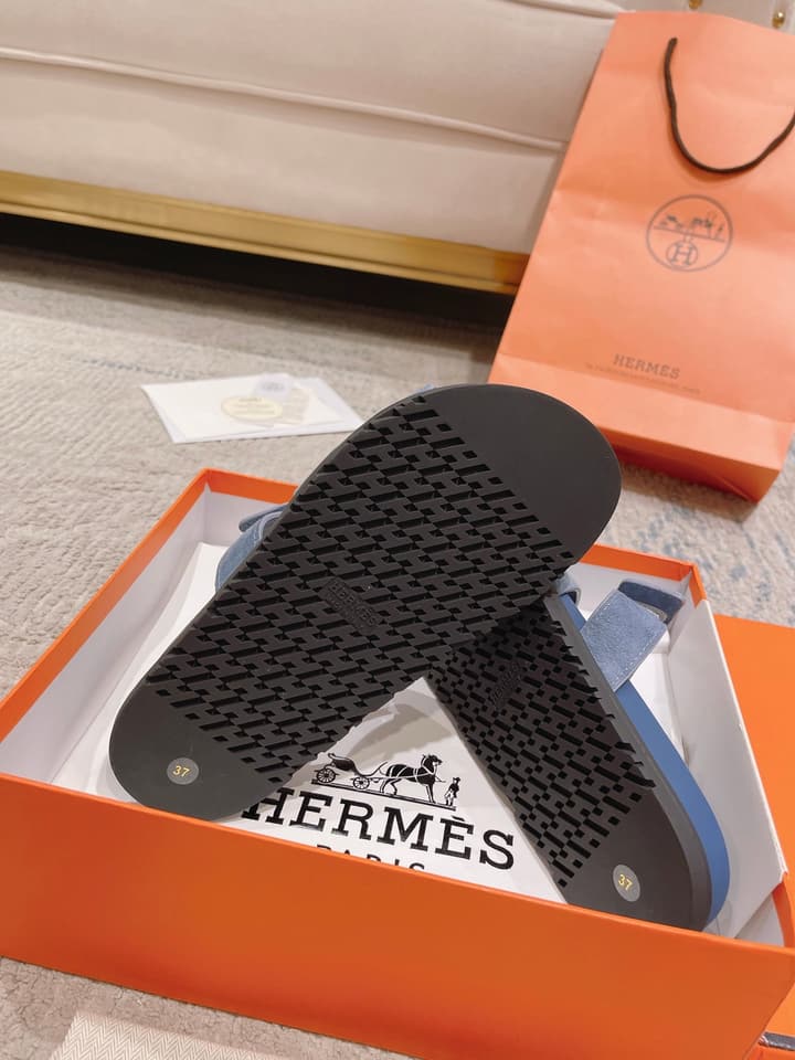 Hermès Chypre Calfskin Slides – 2023SS in Denim Blue