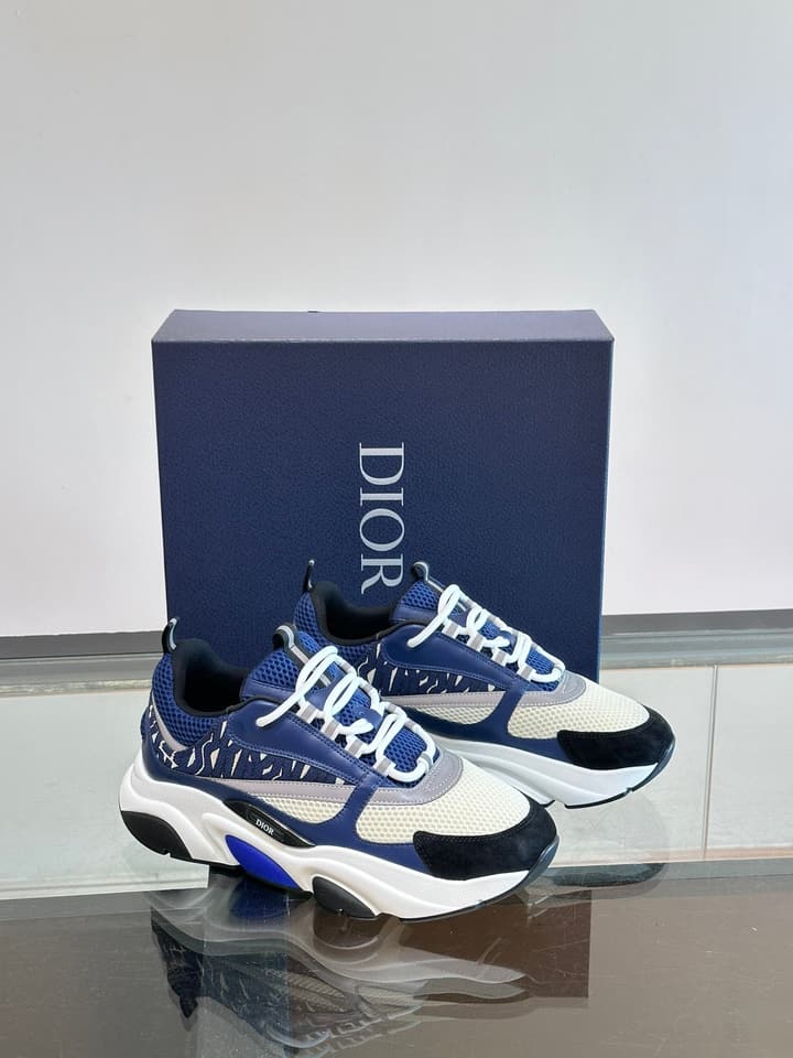 Dior B22 Men's Retro Jogging Sneakers in Black And White Patterned
