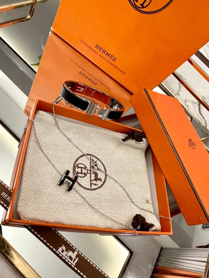 Hermès Oval Enamel 18K Gold Plated Jewelry Set