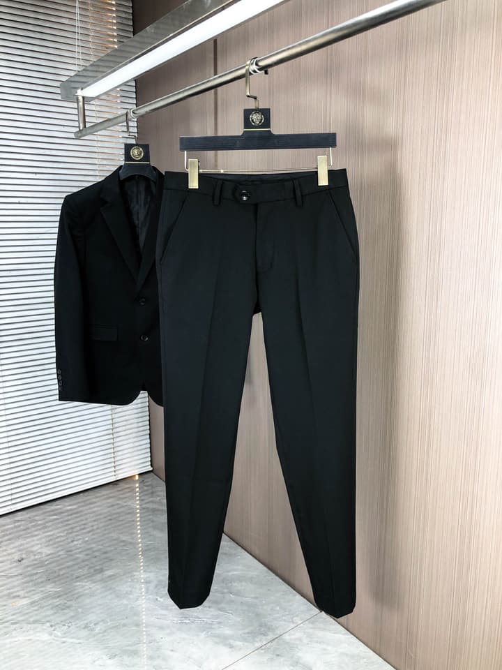 Louis Vuitton Men's Slim Fit Blend Suit Set – Autumn/Winter Collection in Dark Gray