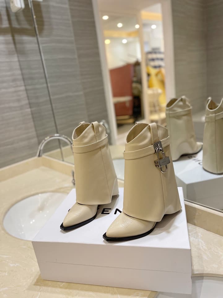 Givenchy Embroidered Lock Ankle Boots – 2023SS in Blush Leather