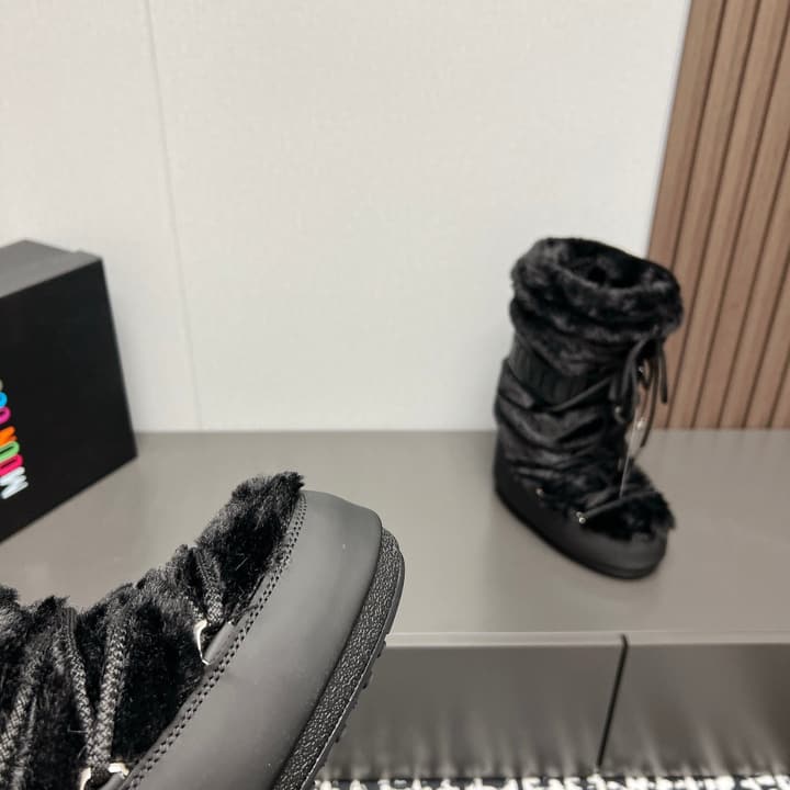 Moon Boot Fluffy Y2K Snow Boots – 2024FW in Black