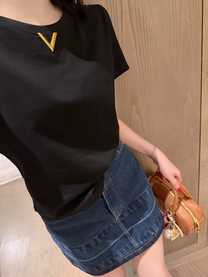 Valentino Hand-Stitched V-Logo Crewneck T-Shirt in Black