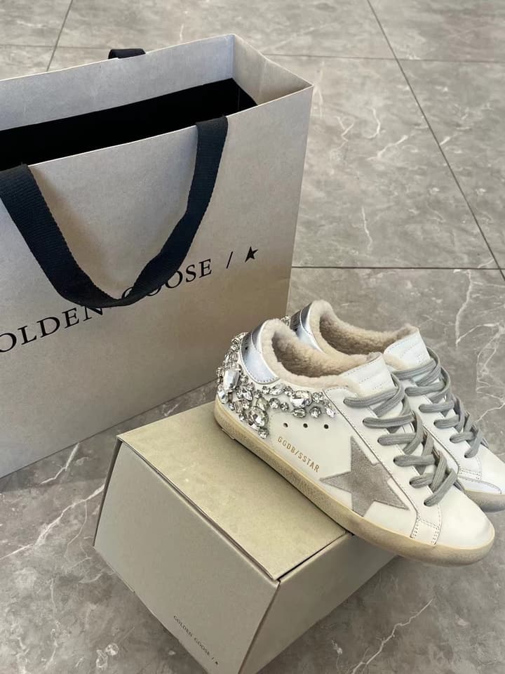 Golden Goose Superstar Sneakers – 2023FW in White Leather With Silver Studs And Wool Lining