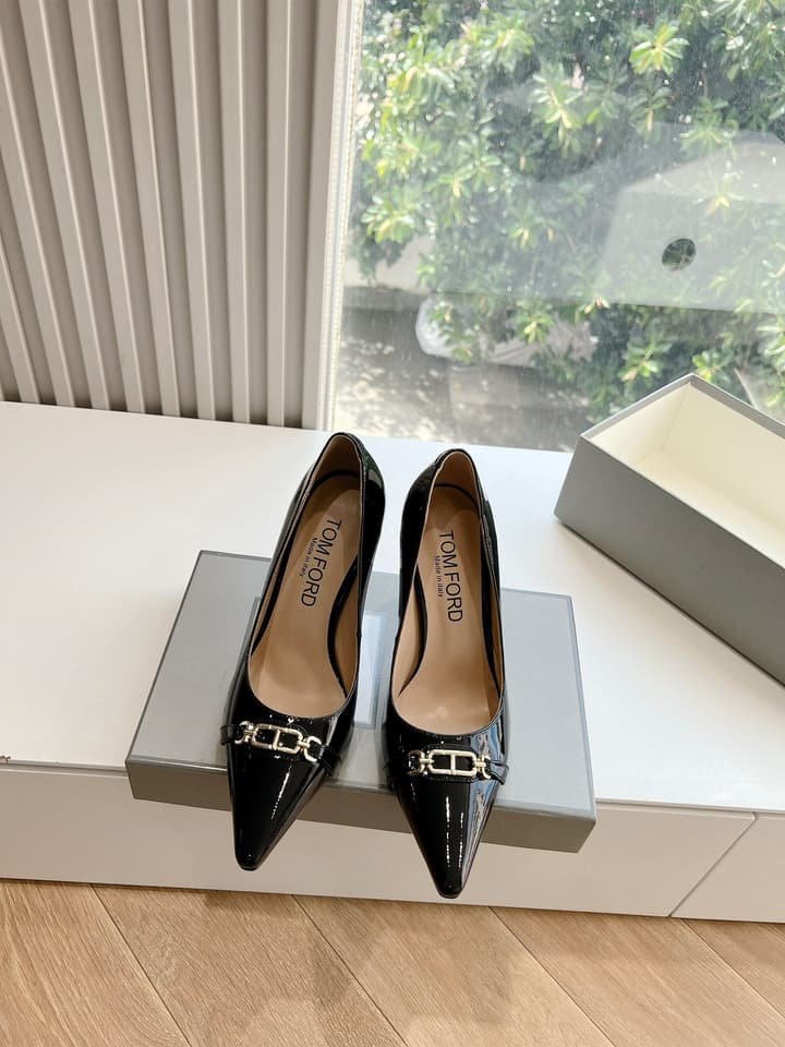 Tom Ford Sparkle Patent Leather Pumps – FW24 Collection in Black