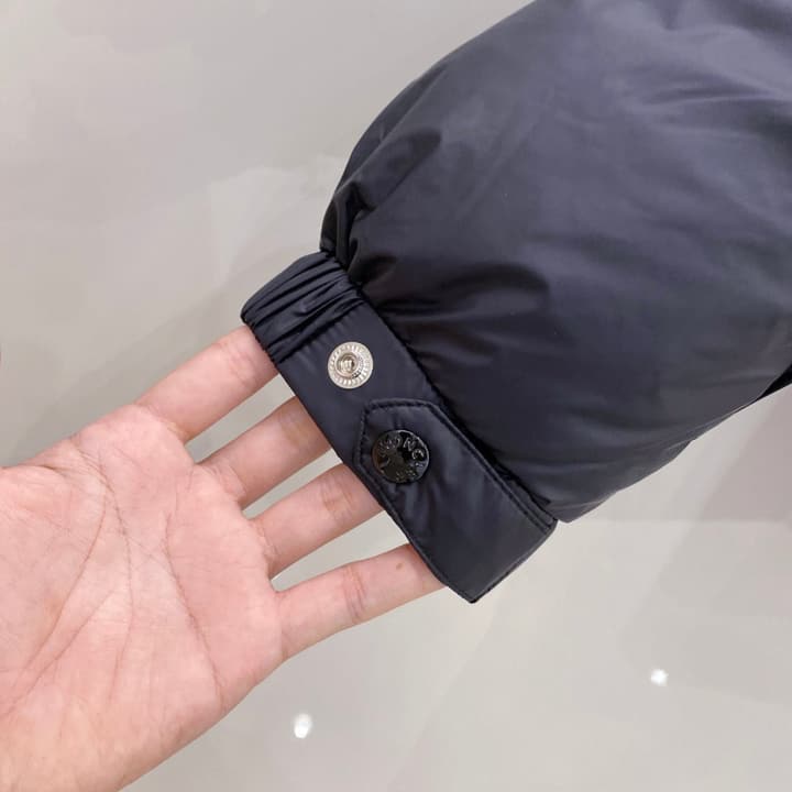 Moncler Goose Down Puffer Jacket – 2025FW in Dark Charcoal