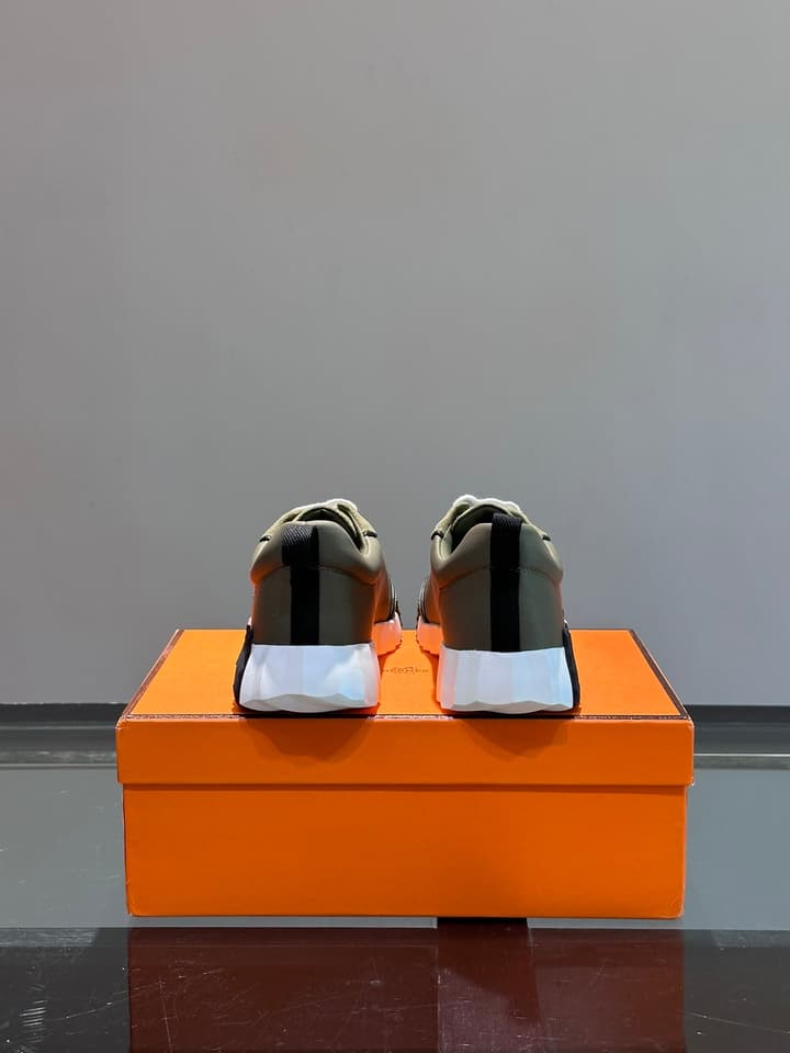 Hermès Bouncing Unisex Sneakers in Black