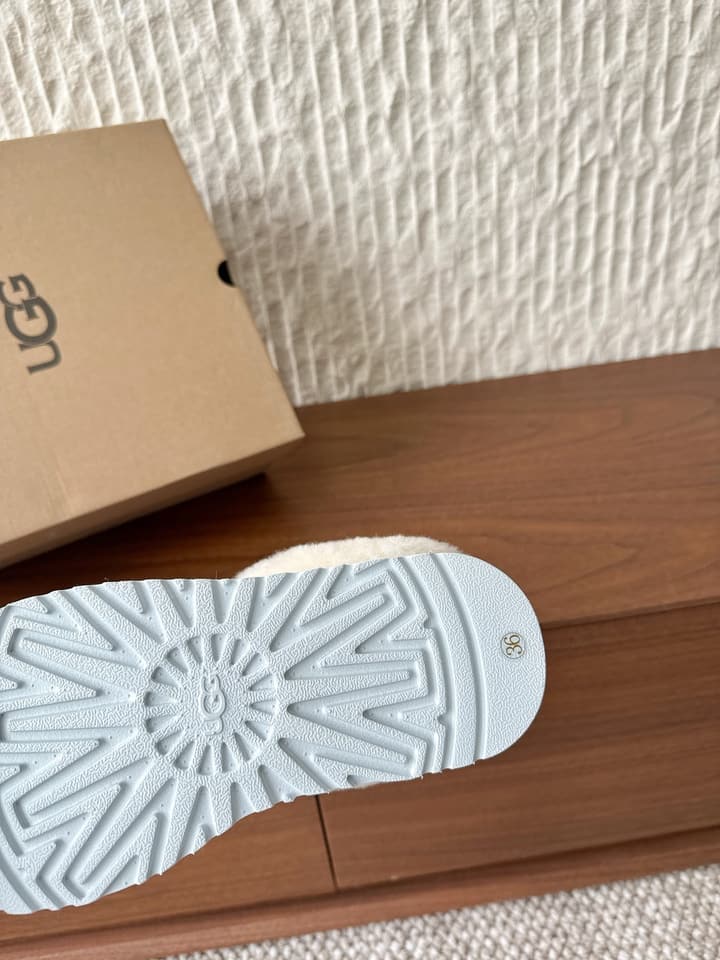 UGG Sheepskin Fur-Lined Slippers – Autumn/Winter Collection in Tall Light Pink With Cream Fur