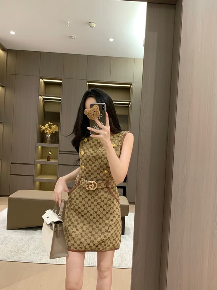 Gucci GG Retro Monogram Sleeveless Dress – Spring/Summer Collection in Apricot