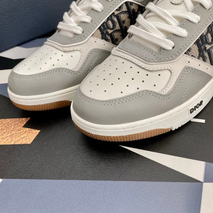 Dior Color-Block Leather Sneakers in Light Gray/white With Oblique Panel