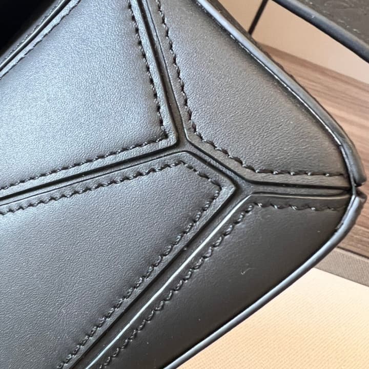 Loewe Puzzle Bag in Black
