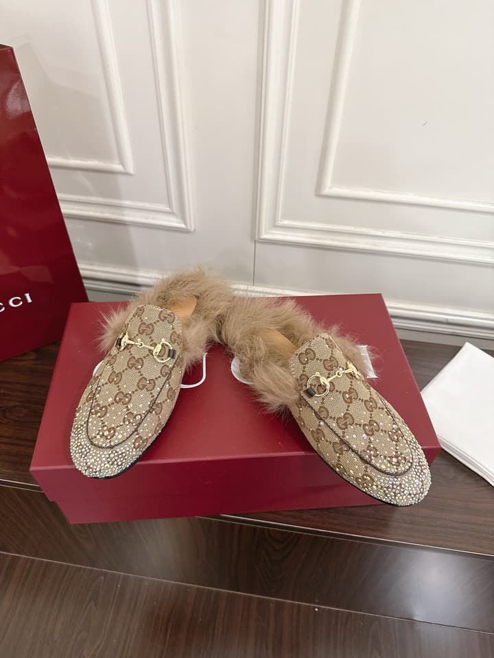 Gucci Tuscan Wool Loafers – Autumn/Winter Must-Have in Beige Gg Monogram With Tan Fur