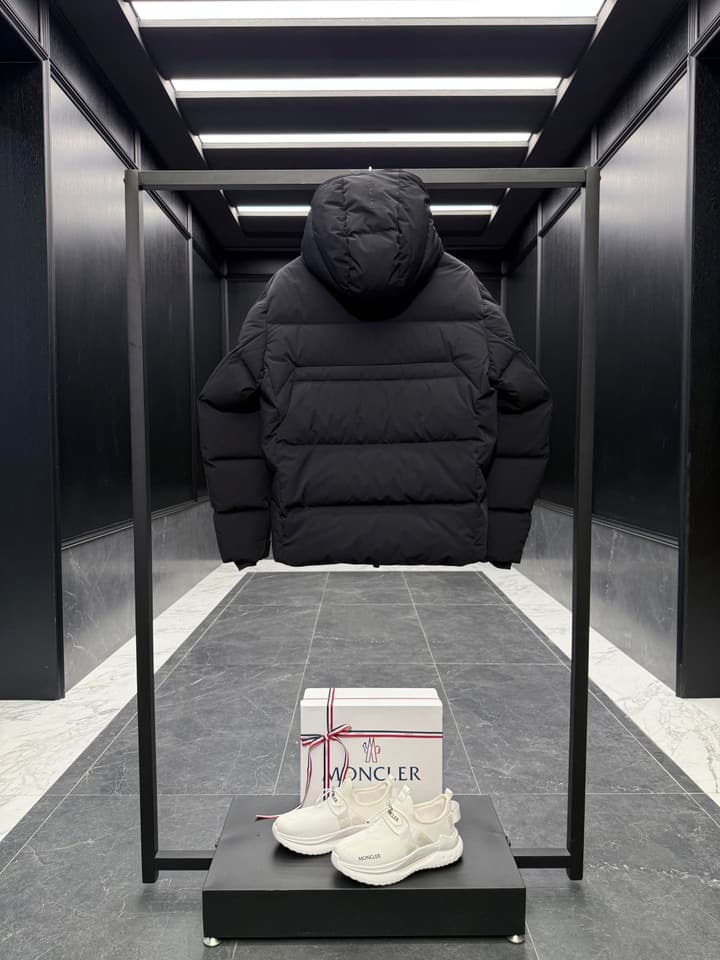 Moncler Grenoble Ski Down Jacket – 2025FW in Classic Black Down Jacket