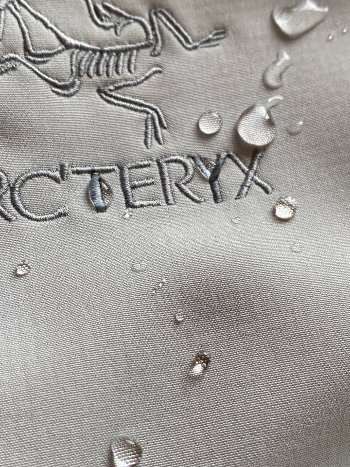 Arc'teryx Isogon Hooded Softshell Jacket in Military Green