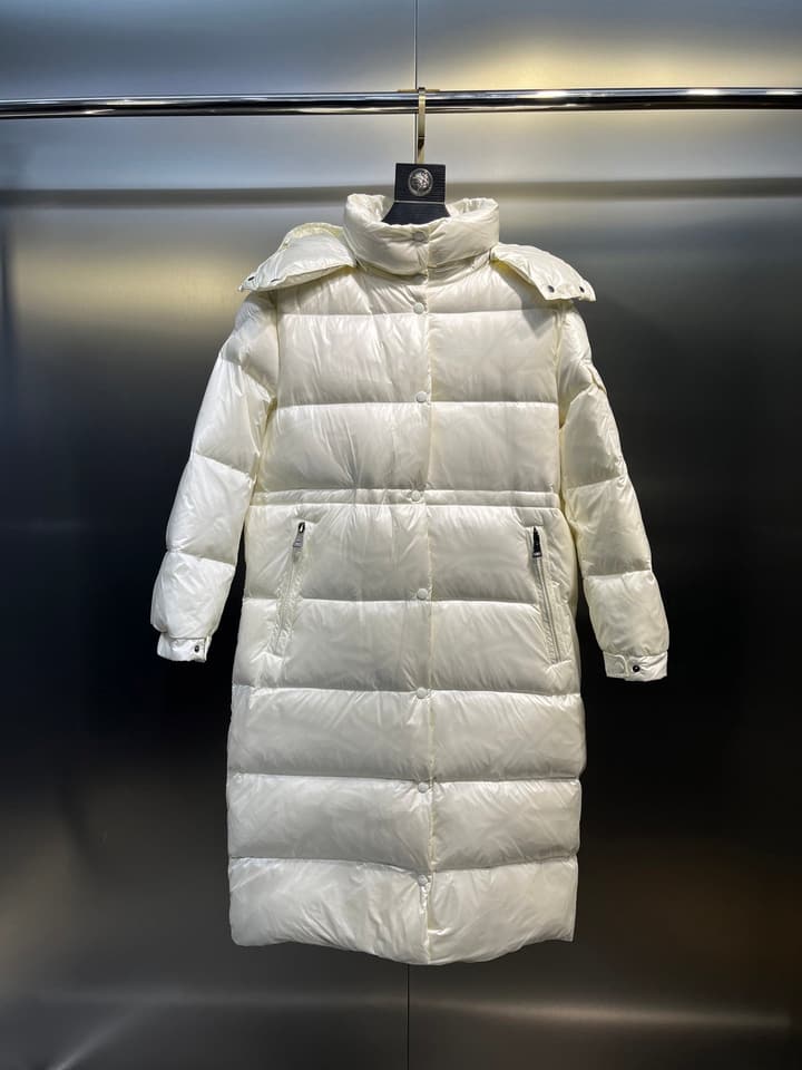 Moncler Cavettaz Long Down Jacket in Black Laqué