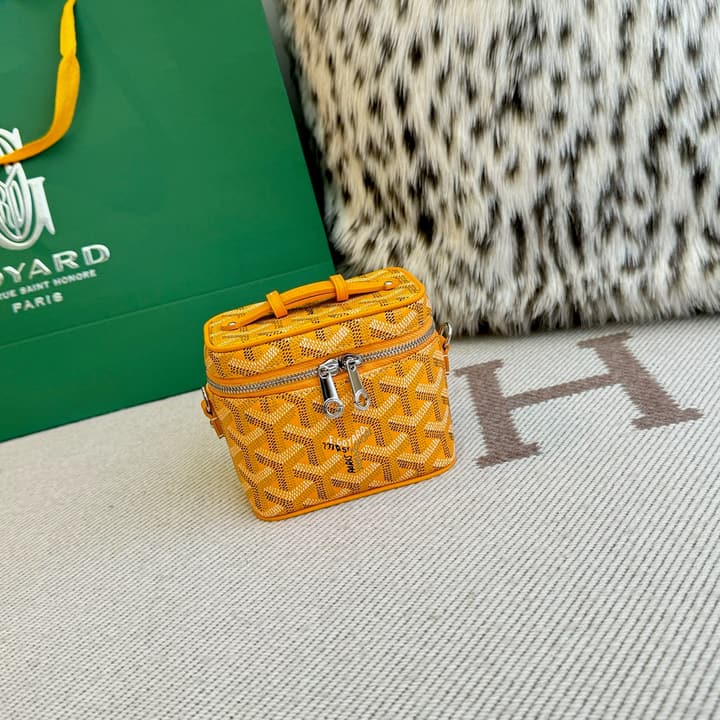 Goyard Muse Vanity Ultra Mini Cosmetic Bag in Blue