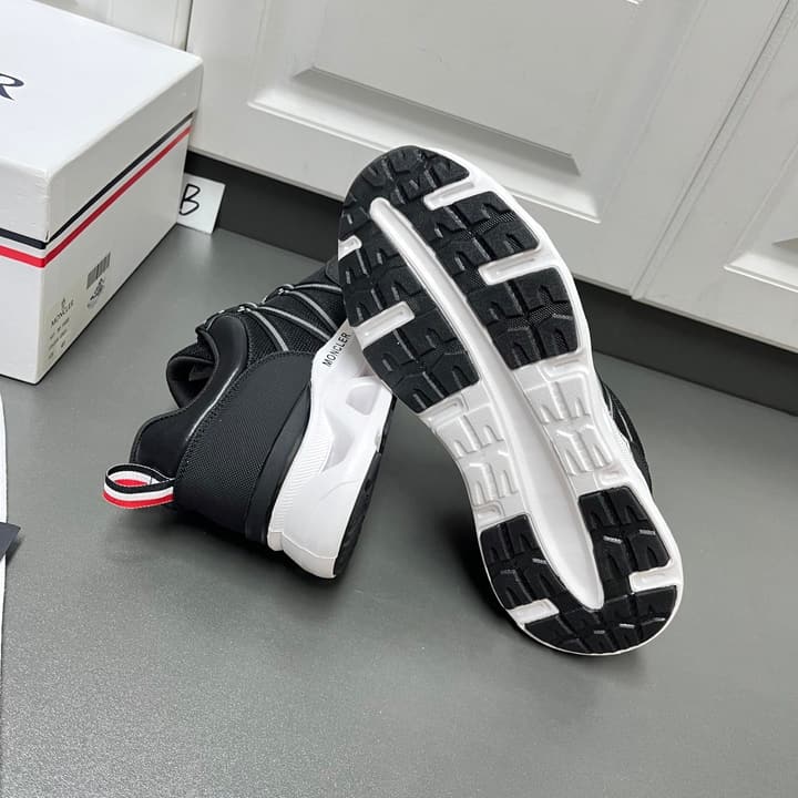 Moncler Men's Casual Sports Sneakers in Black