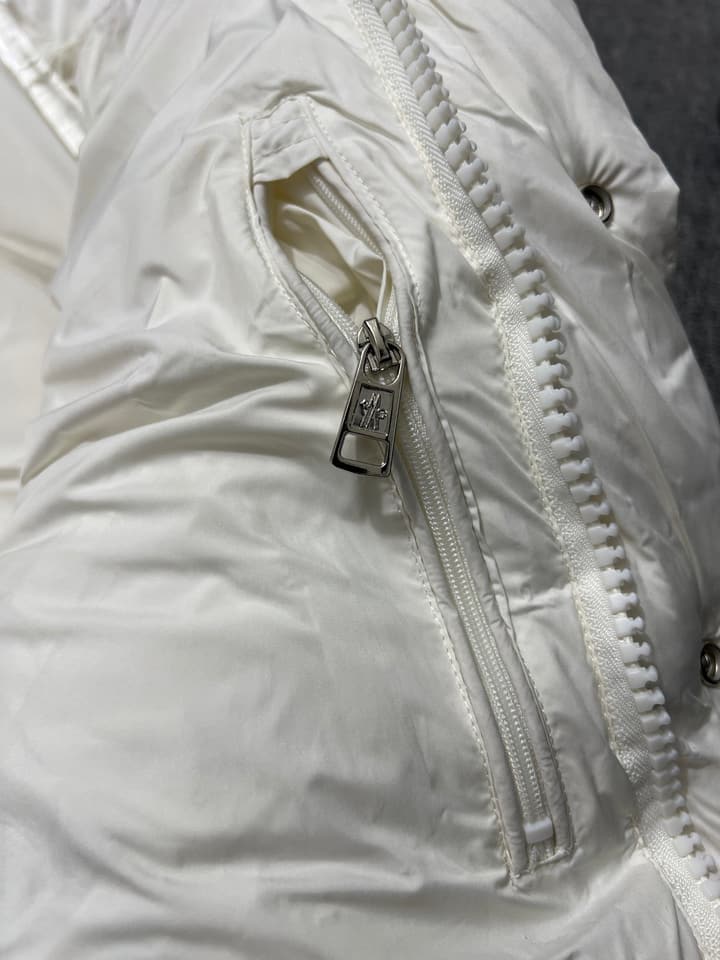 Moncler Vezere Short Puffer Jacket in White