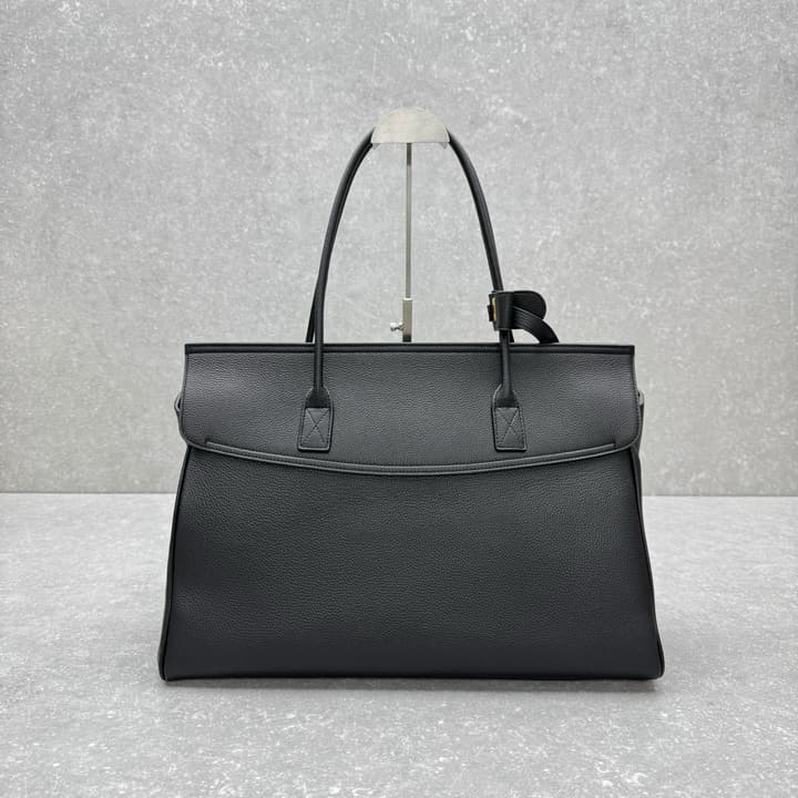 Balenciaga CarryAll Leather Handbag – 25SS in Classic Black