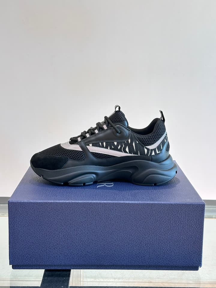 Dior B22 Men's Retro Jogging Sneakers in Black And White Patterned