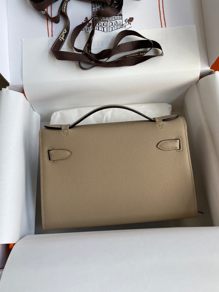 Hermès Kelly Mini Handbag – Trench Coat Grey in Bright Light Beige