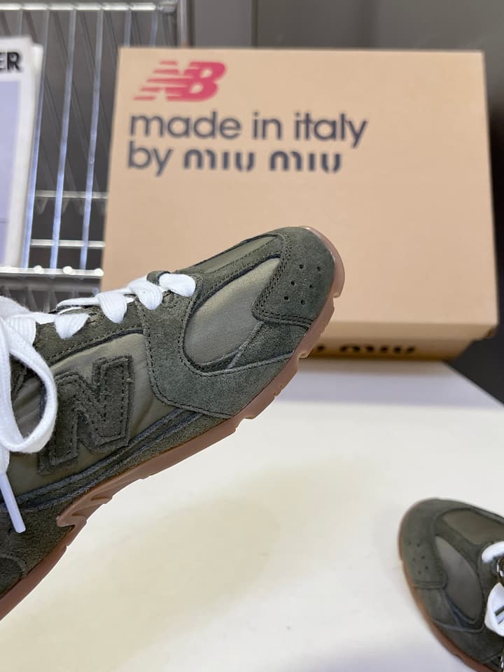 Miu Miu x New Balance 530 SL Sneakers