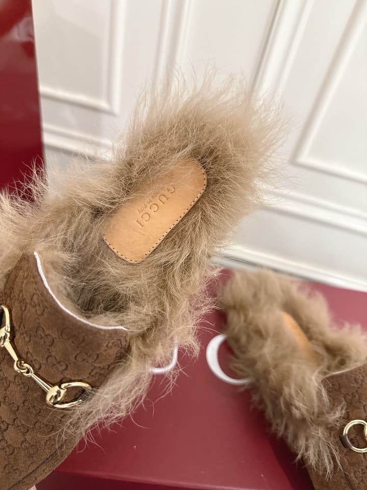 Gucci Tuscan Wool Loafers – Autumn/Winter Must-Have in Beige Gg Monogram With Tan Fur