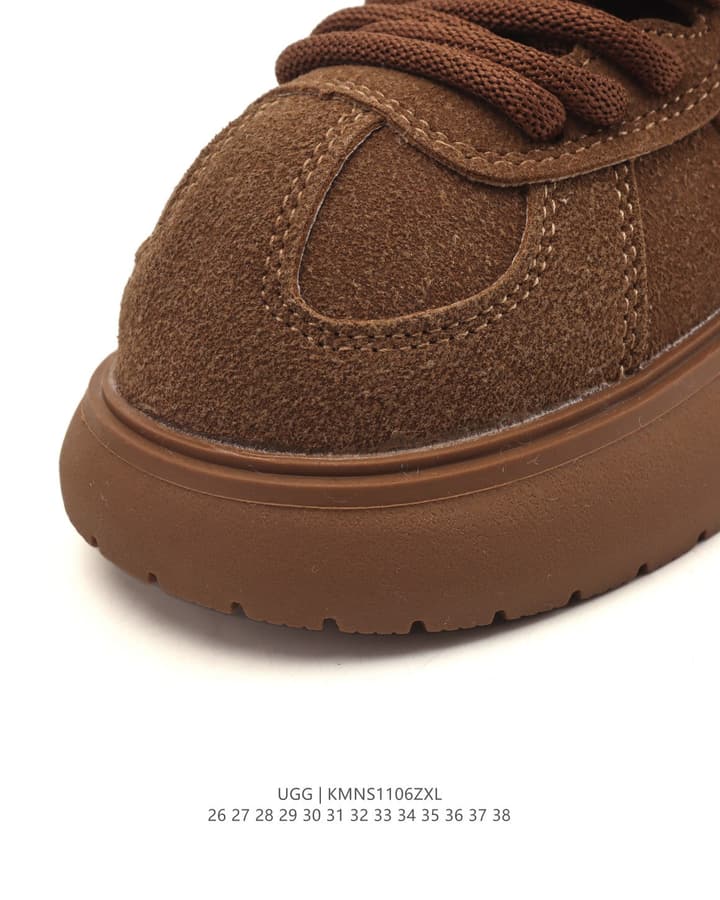 UGG Mid-Top Snow Boots – Kids Collection in Classic Tan Slip-on Boot