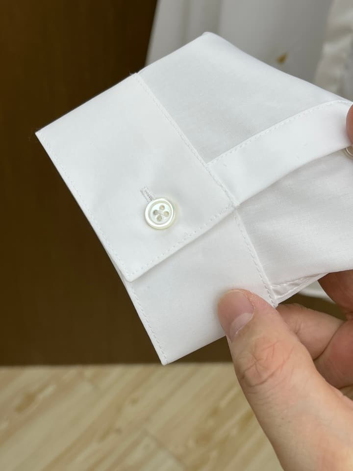 Dior Minimalist Long-Sleeve Cotton Shirt – Spring/Summer Collection