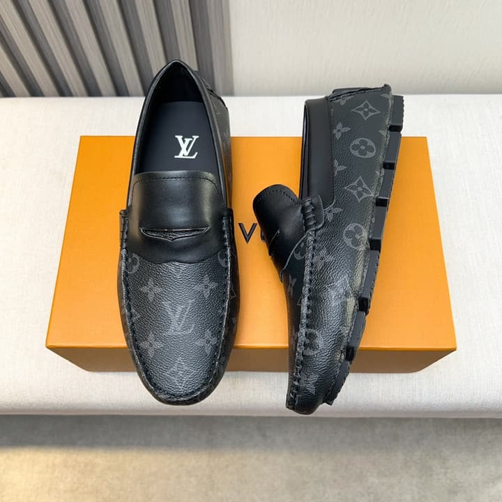 Louis Vuitton Pebbled Leather Driving Shoes in Black Textured Leather