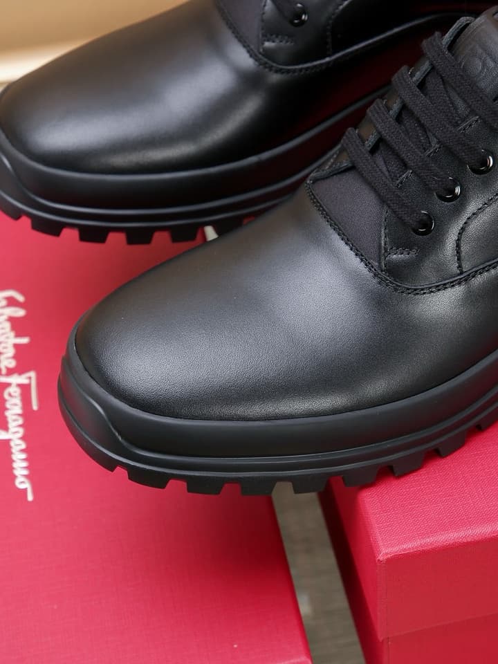 Ferragamo Premium Business Dress Shoes in Black Leather Derby