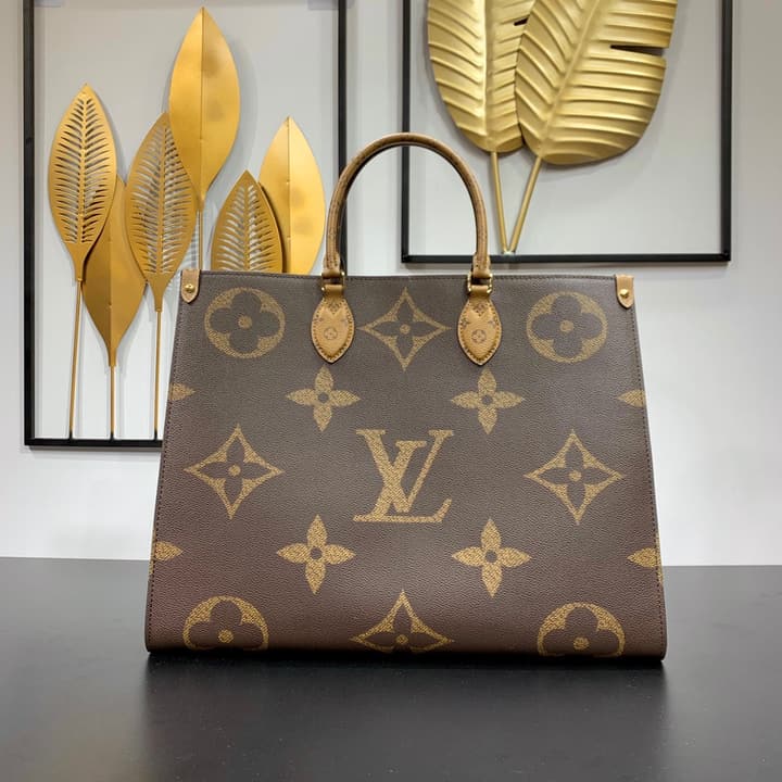 Louis Vuitton Onthego Monogram Giant Tote Bag in Monogram Giant Brown/tan