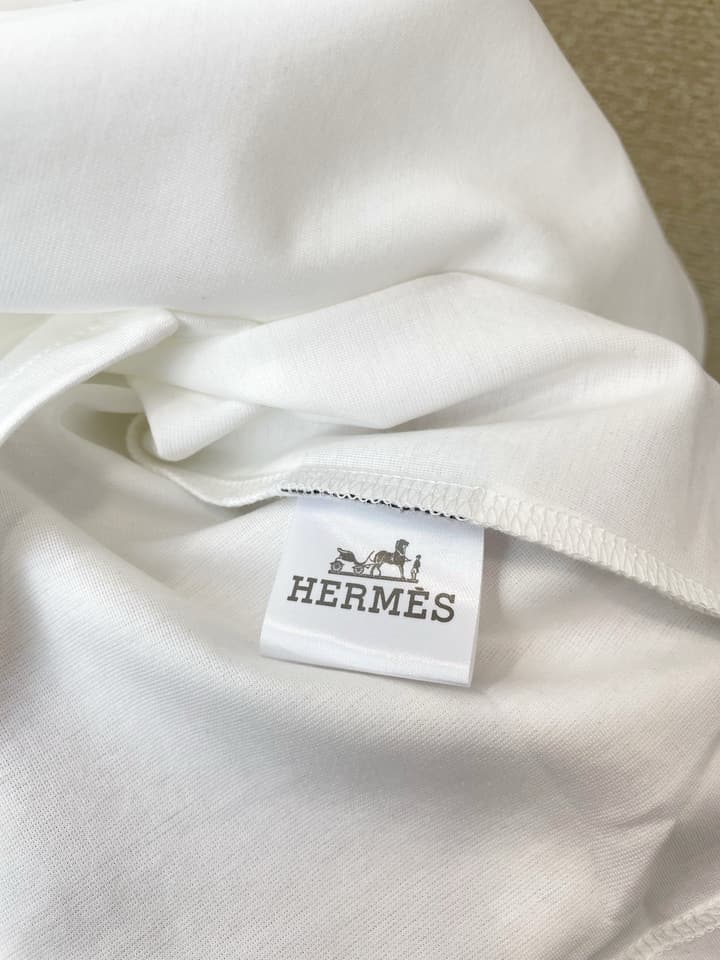 Hermès Men's Casual Short-Sleeve T-Shirt in Khaki