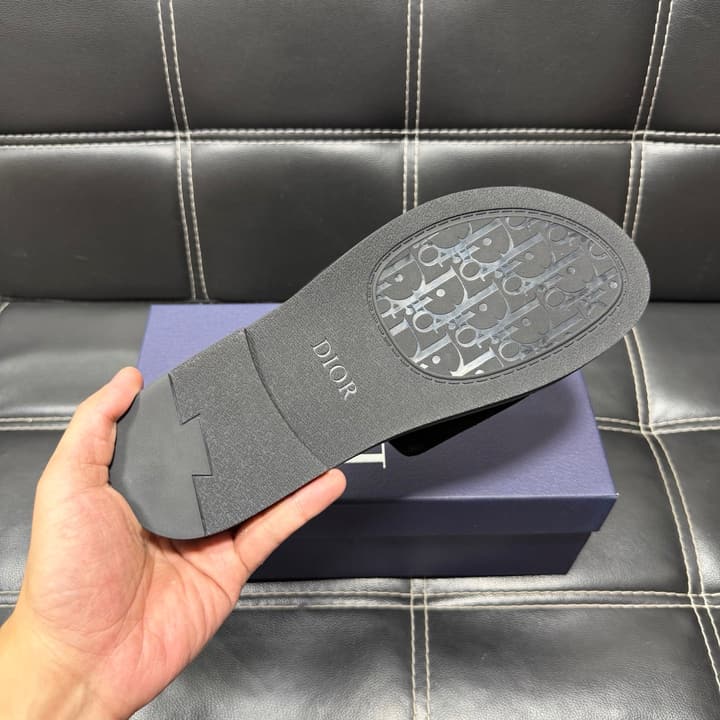 Dior Men's Pebbled Leather and Suede Slides – Spring/Summer Collection 2025 in Black Pebbled Leather Cross Strap