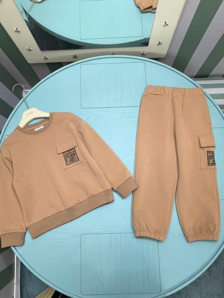Fendi Kids Logo Print Sweatshirt Tracksuit Set – Early Autumn/Winter 2025SS – Kids Collection in Camel Brown Set