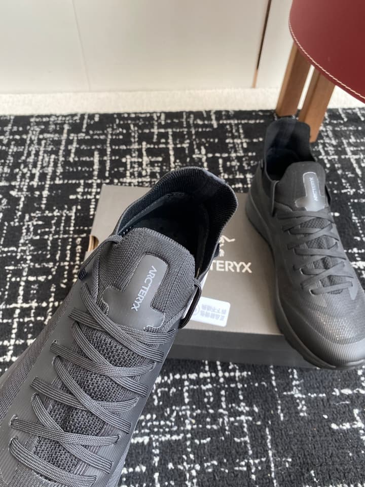 Arc'teryx Konseal Lt Hiking Shoes in All White