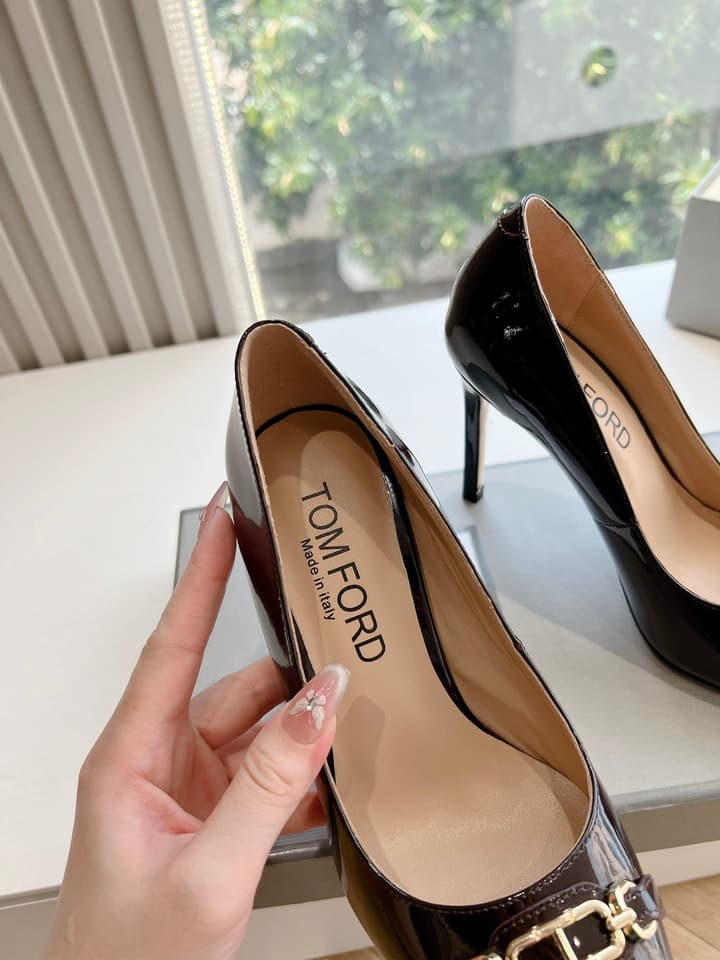 TOM FORD Pointed Toe High Heels – 2024 Autumn/Winter Collection in Crisp Black Patent
