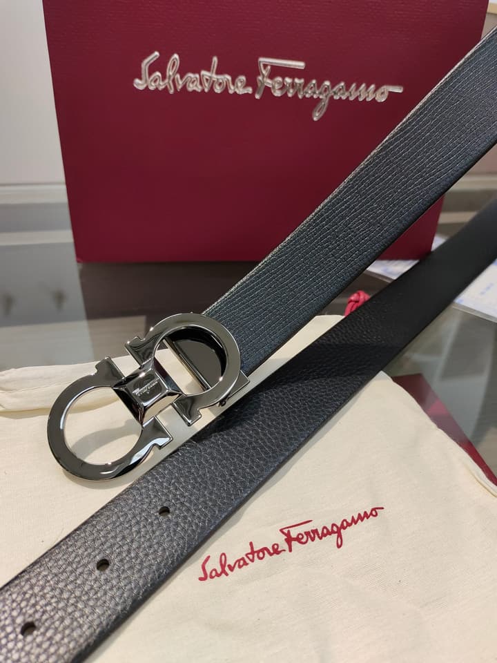 Ferragamo Reversible Leather Belt with Copper Buckle in Dark Leather With Black Buckle