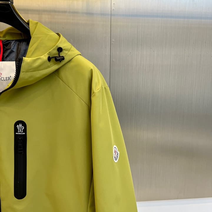 Moncler 2025FW Lightweight Hooded Jacket in Classic Black
