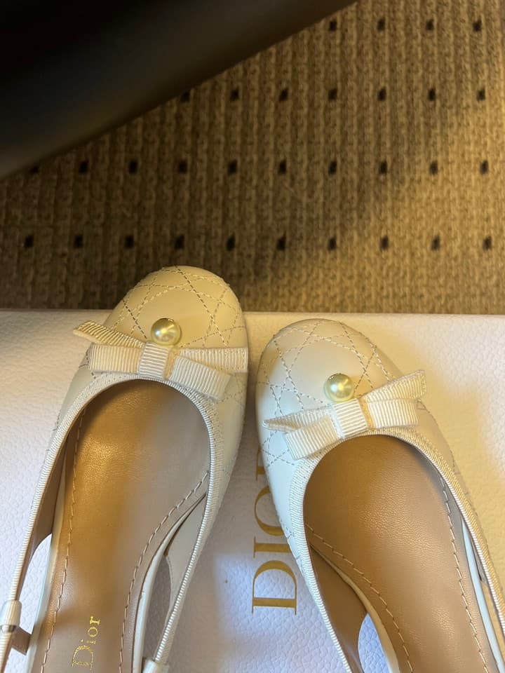 Dior ADIORABLE Pearl Bow Slingback Sandals – 2025 Collection in Cream Woven Pearl Bow
