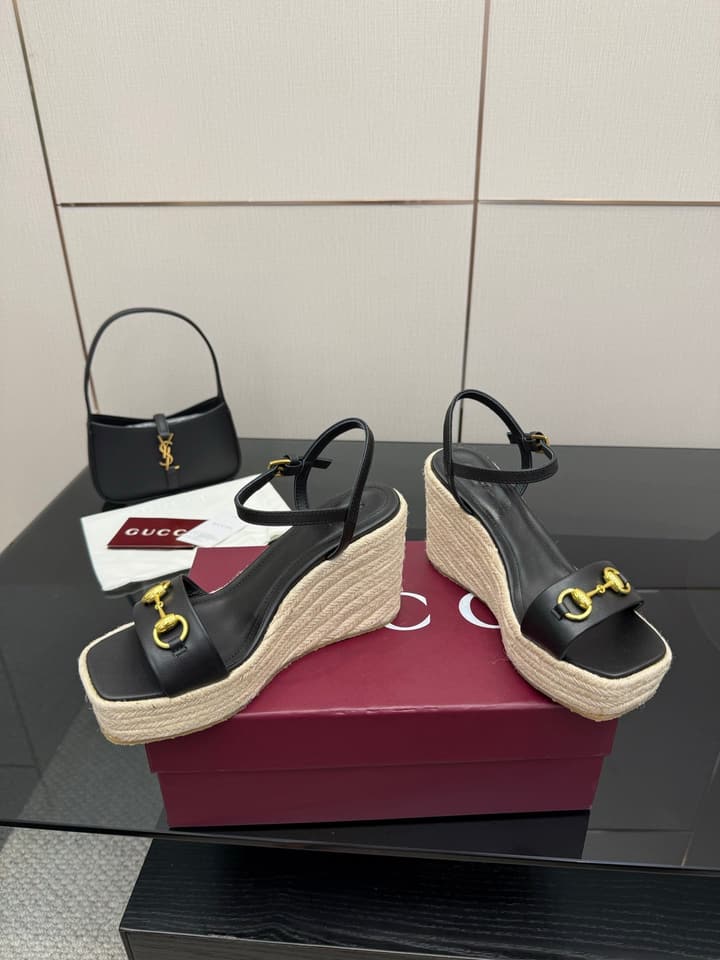 Gucci Horsebit Platform Sandals – 2025 Summer Collection in Black