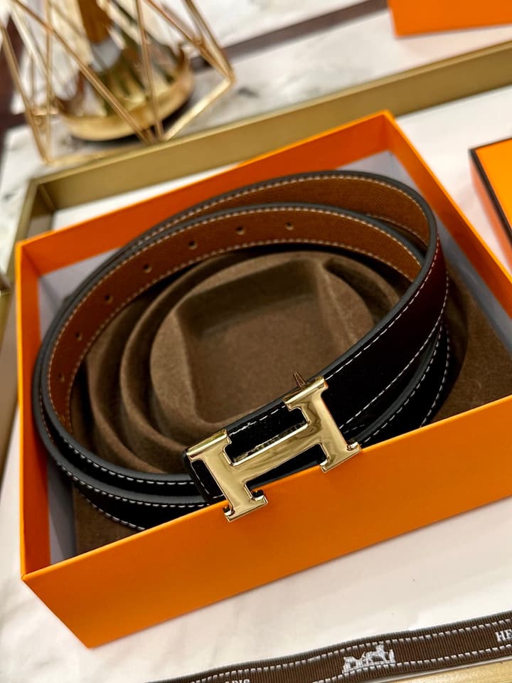 Hermès Classic Leather Belt – 2.5cm in Tan Textured With Polished Gold Buckle
